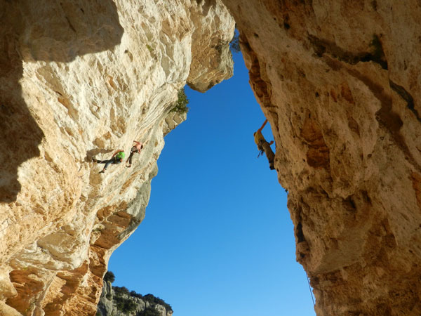 climbing-falesia-rocca-finaleligure-giovannirocca-cliff-Klippe-Kletterei-arrampicata-societaguidealpinefinale-finalborgo-guida-alpina-alpinismo-falesia