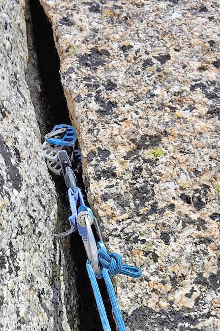 sgaf-societa guide alpine finale-trad-climbing-arrampicata-friend-incastro di mano-guide alpine-valle dell’orco-corso arrampicata trad-2