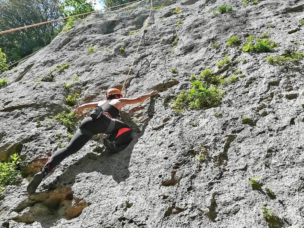 società guide alpine finale-climbing-arrampicata-finale ligure-liguria-corso arrampicata-corso climbing-sgaf-outdoor-arrampicata sul mare-esperienze verticali-corsi 17jpg
