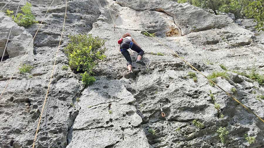 società guide alpine finale-climbing-arrampicata-finale ligure-liguria-corso arrampicata-corso climbing-sgaf-outdoor-arrampicata sul mare-esperienze verticali-corsi 31pg
