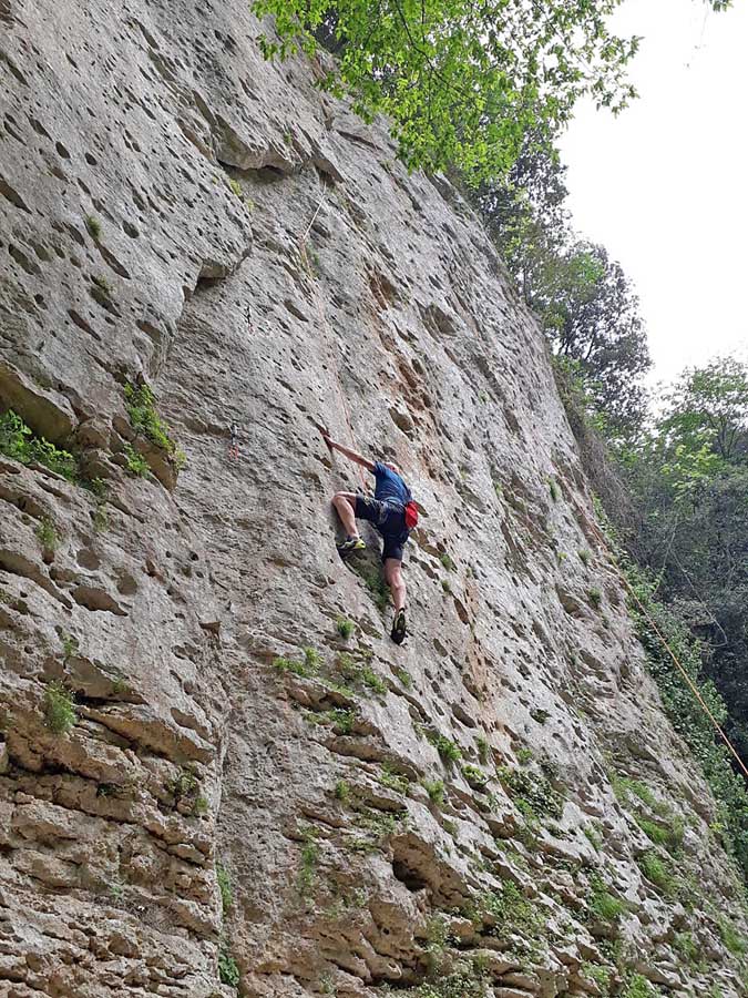 società guide alpine finale-climbing-arrampicata-finale ligure-liguria-corso arrampicata-corso climbing-sgaf-outdoor-arrampicata sul mare-esperienze verticali-corsi 38pg