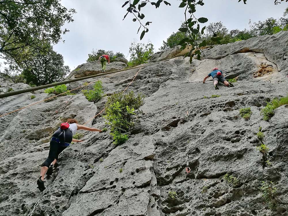 società guide alpine finale-climbing-arrampicata-finale ligure-liguria-corso arrampicata-corso climbing-sgaf-outdoor-arrampicata sul mare-esperienze verticali-corsi 5 jpg