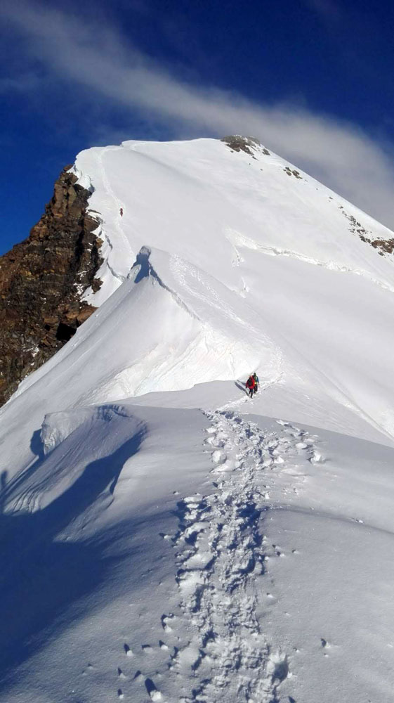 sgaf-societaguidealpinefinale-arrampicata-alpinismo-guidealpine-neve-ghiaccio-misto-roccia15